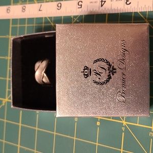 Premier Designs “crossroads” ring